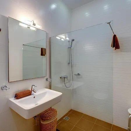 Exclusive Pendergardens With Outdoor Dining Area * Saint Julian's