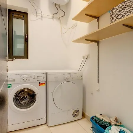 Exclusive Pendergardens Apt With Outdoor Dining Area 아파트 Saint Julian's