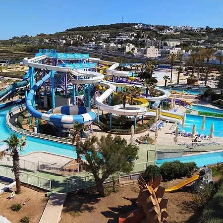 Seaside Oasis Your Own Private Getaway In St Julians Апартаменты *