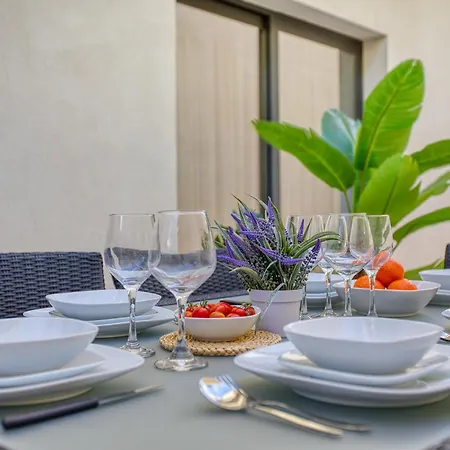 Apartament Garden Maisonette In Private Complex With Outdoor Dining Area *