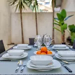 Garden Maisonette In Private Complex With Outdoor Dining Area Апартаменты *