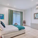Garden Maisonette In Private Complex With Outdoor Dining Area Διαμέρισμα