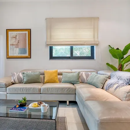 Garden Maisonette In Private Complex With Outdoor Dining Area Saint Julian's