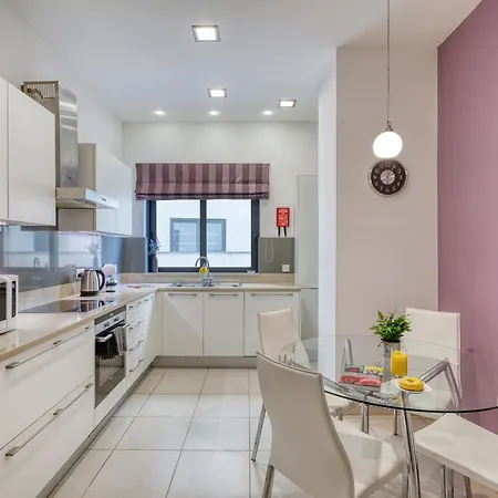 Garden Maisonette In Private Complex With Outdoor Dining Area * Saint Julian's