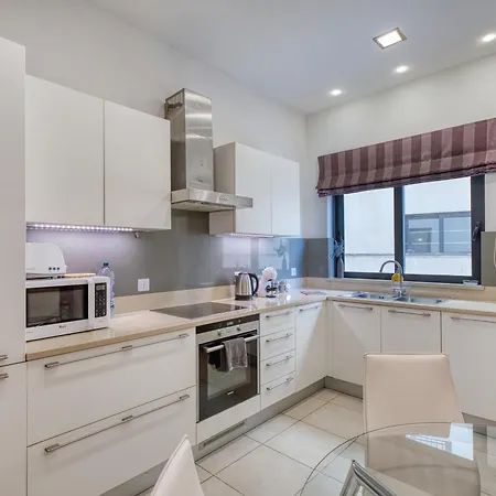 Garden Maisonette In Private Complex With Outdoor Dining Area * Saint Julian's
