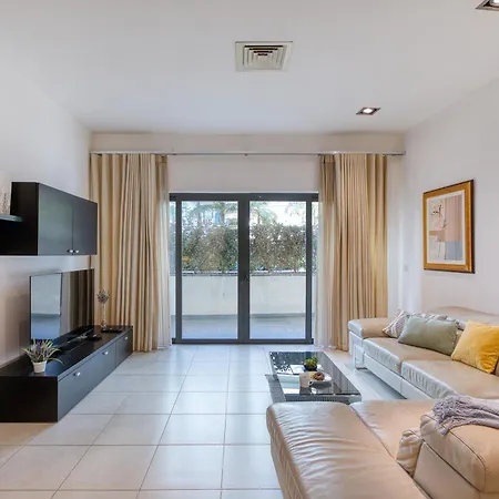 Garden Maisonette In Private Complex With Outdoor Dining Area 公寓