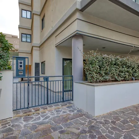 公寓 Garden Maisonette In Private Complex With Outdoor Dining Area Saint Julian's