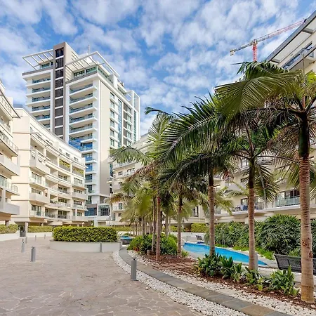 Exclusive Pendergardens With Outdoor Dining Area דירה